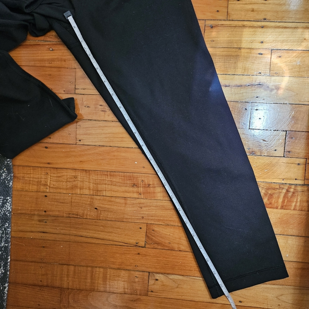 💜 Lululemon sz6 Wunder Under Crop 21" in black - Picture 8 of 10